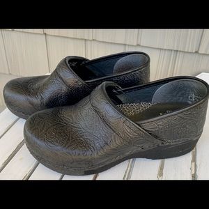 Women’s Dansko Clogs Size 39